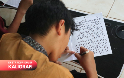 kaligrafi madinatul quran