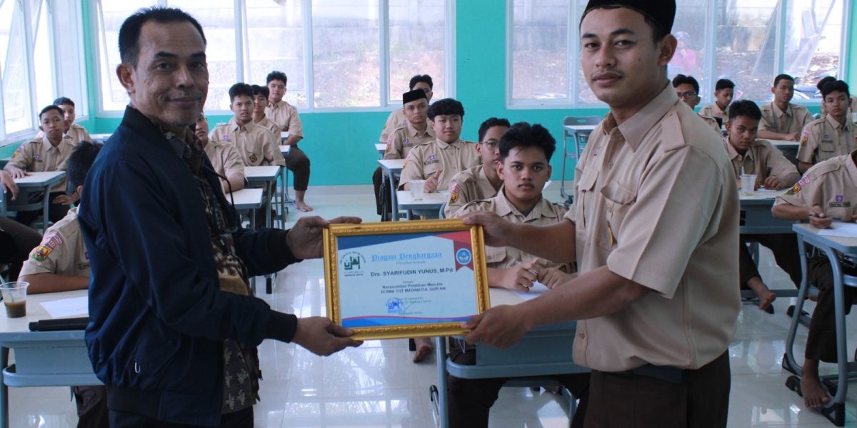 pelatihan menulis
